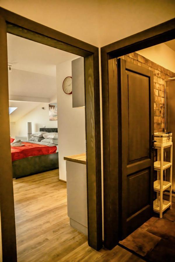Podkrovni Studio Na Velkem Namesti S Wi-Fi Zdarma Градець-Кралове Екстер'єр фото