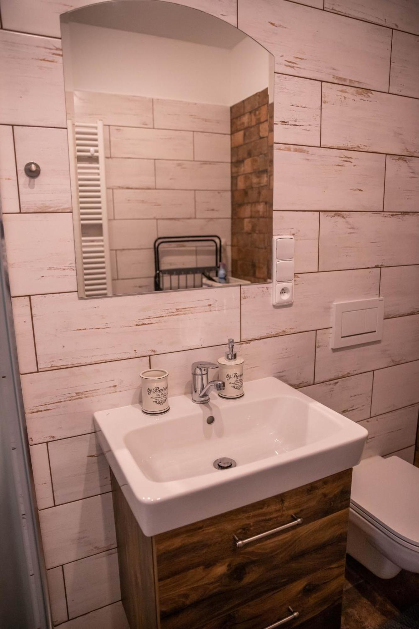 Podkrovni Studio Na Velkem Namesti S Wi-Fi Zdarma Градець-Кралове Екстер'єр фото